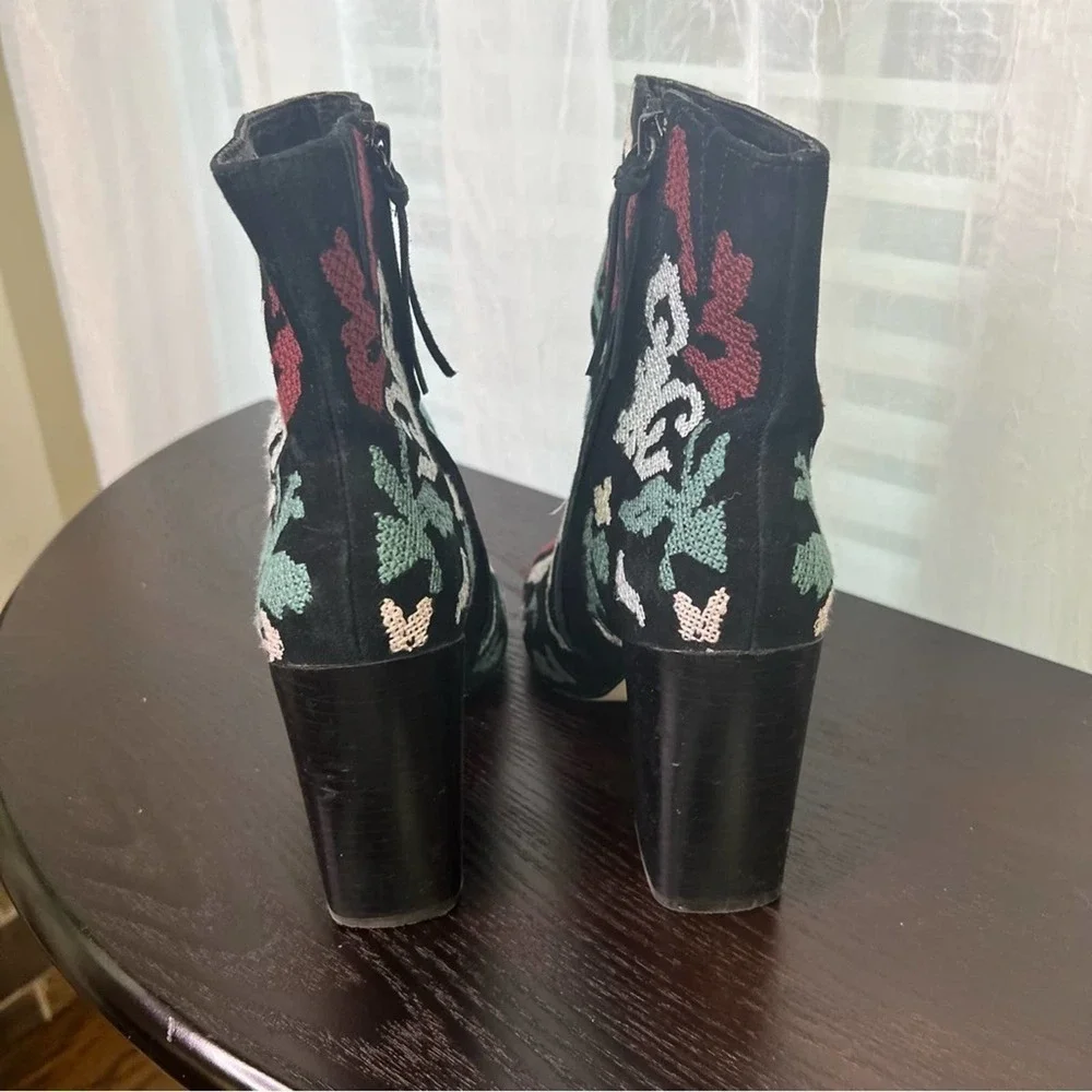 Rebecca Minkoff Embroidered Ankle Boots. 8.5 #010